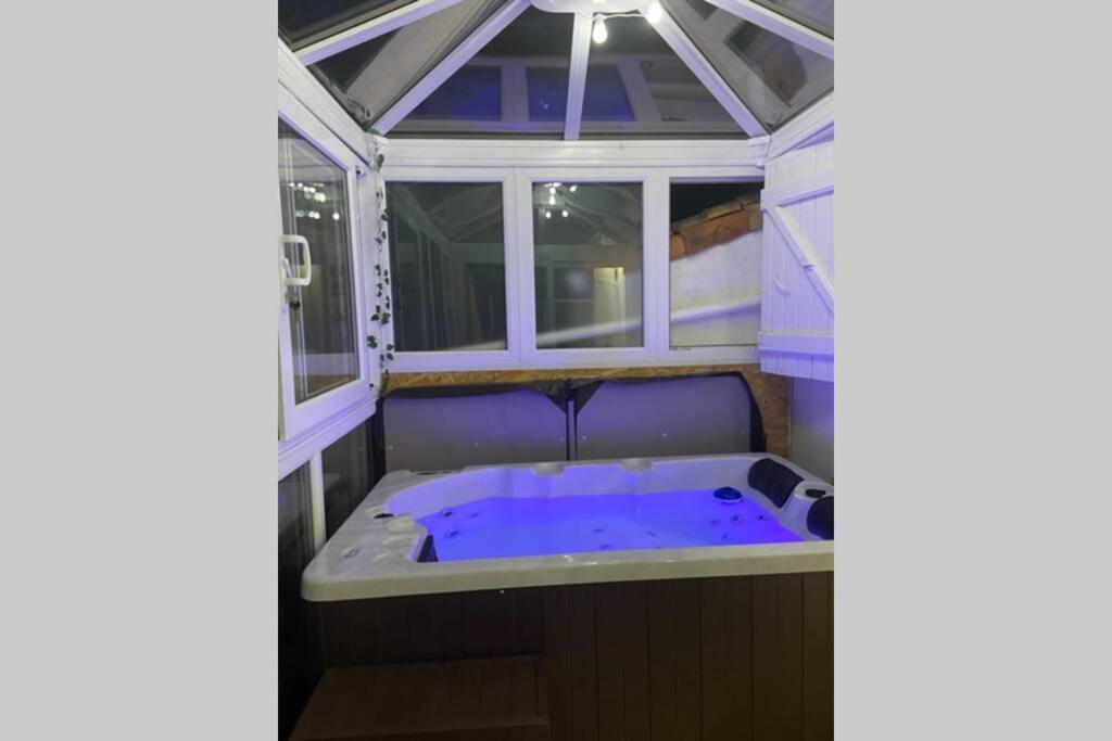 Maison De Plage Avec Spa/Jacuzzi A 250 M De La Mer La Tranche-sur-Mer Exterior photo